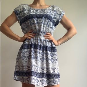 Short sleeve mini dress with pockets